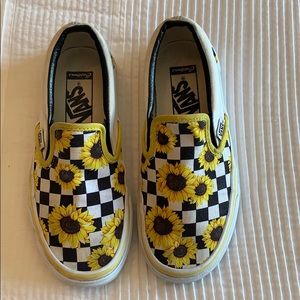 Girls’ CUSTOM SUNFLOWER VANS SIZE 3.5